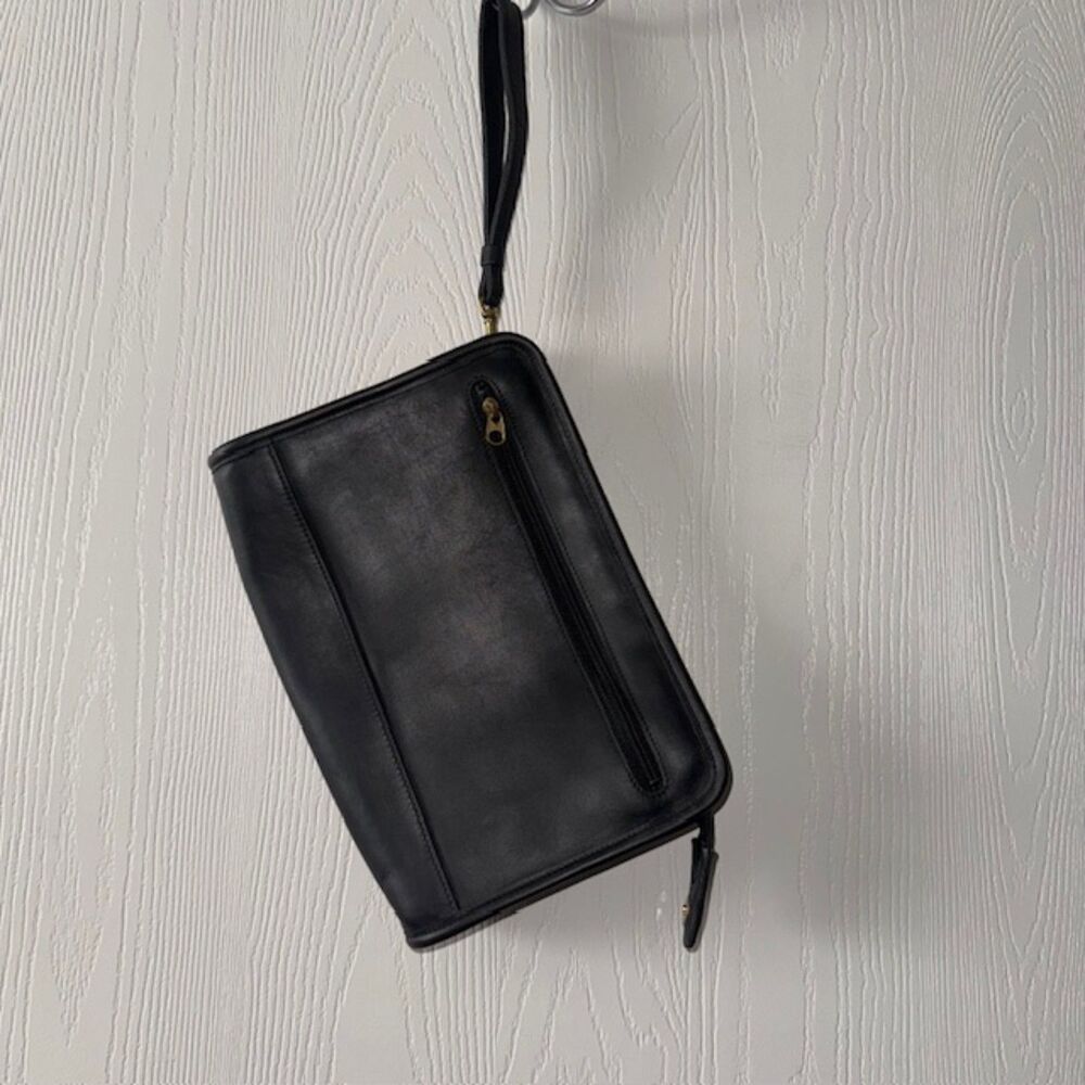 COACH Vintage 9833 International Black Leather Wristlet Clutch Made in USA